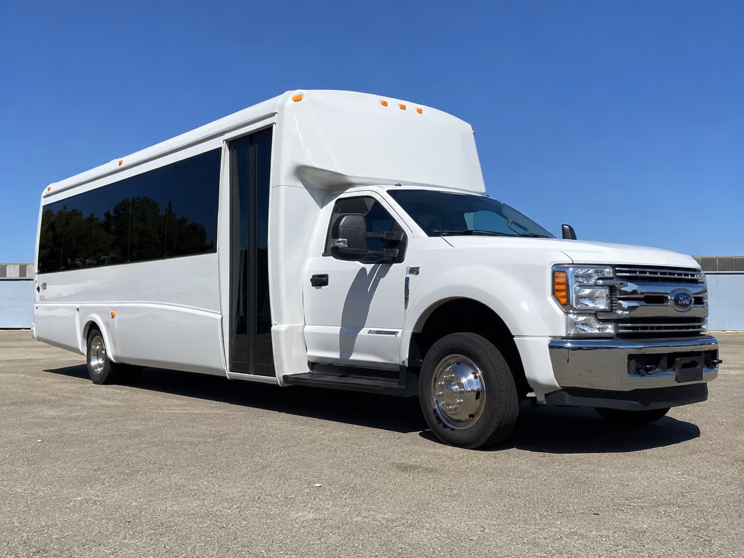 buses for grand prairie zoo and aquarium field trips