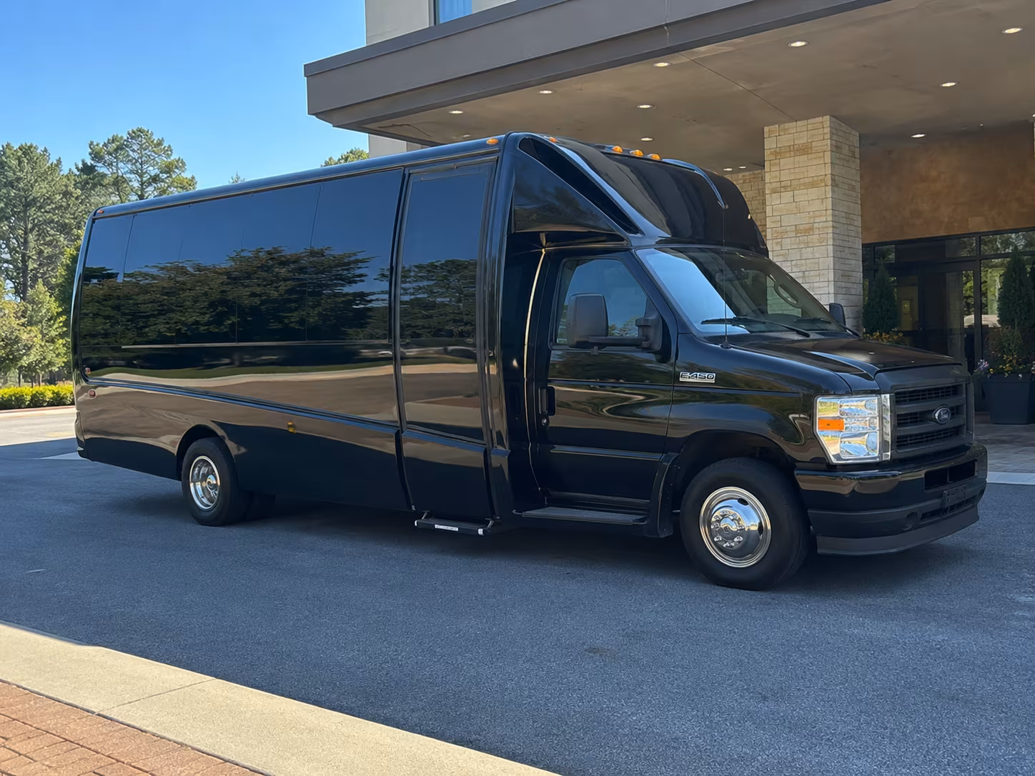 concert shuttle buses to texas trust cu theatre at grand prairie