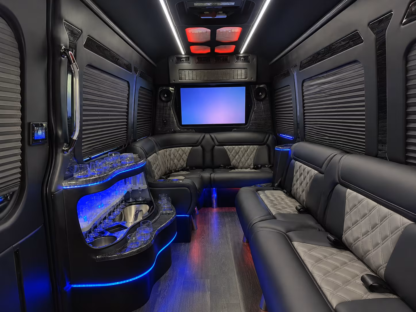 corporate and convention shuttle buses in grand prairie