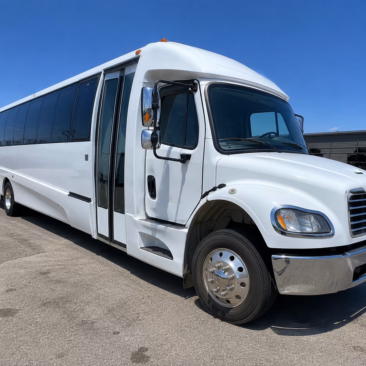 epic waters and family event shuttle buses in grand prairie